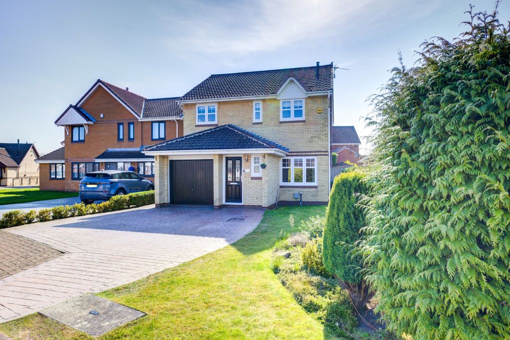 Property photo 1 of 28 4043092