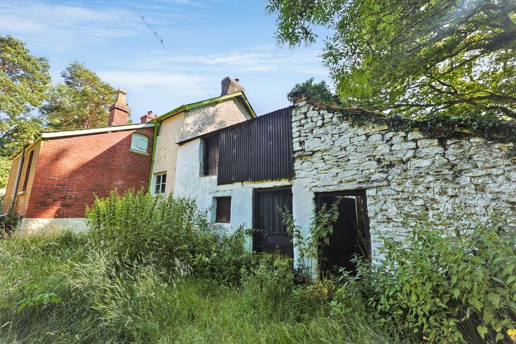 Property photo 2 of 25