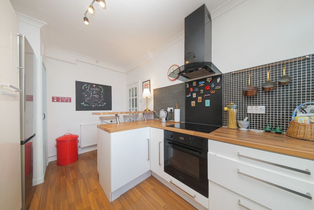 Property photo 2 of 18