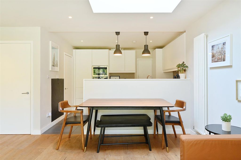 Property photo 2 of 16 Carbis-Road (5).Jpg