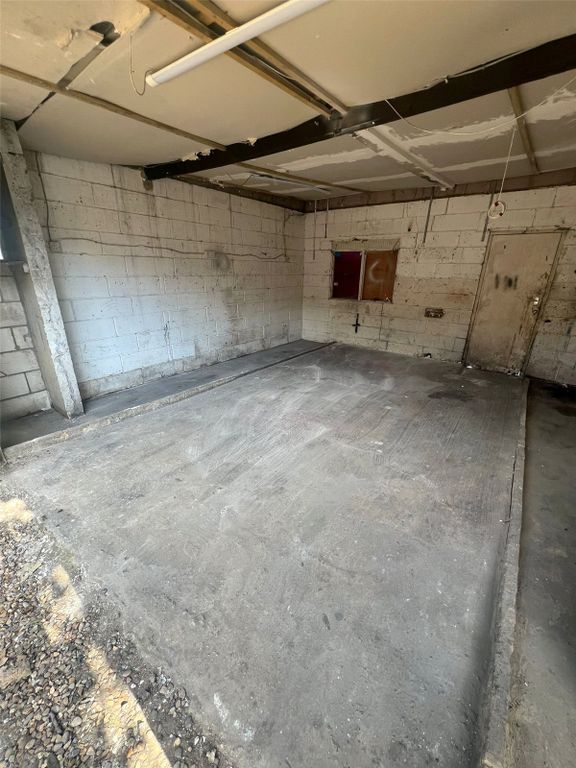 Property photo 3 of 6 Picture No. 02