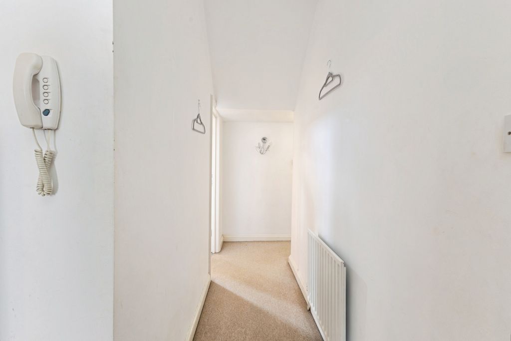 Property photo 3 of 12 Pbox-Img.Jpg