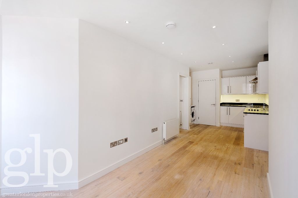 Property photo 3 of 11 953236