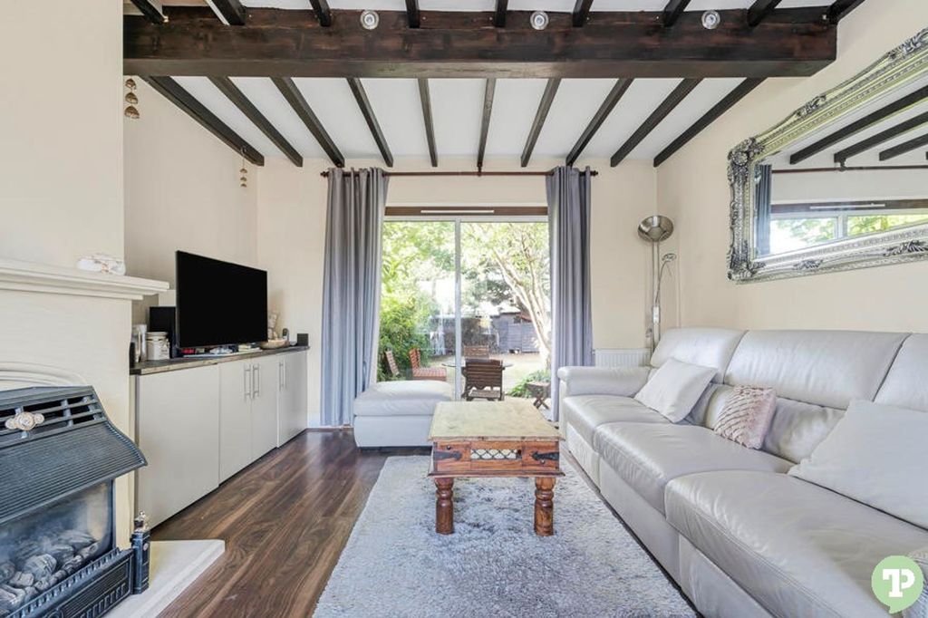 Property photo 2 of 20