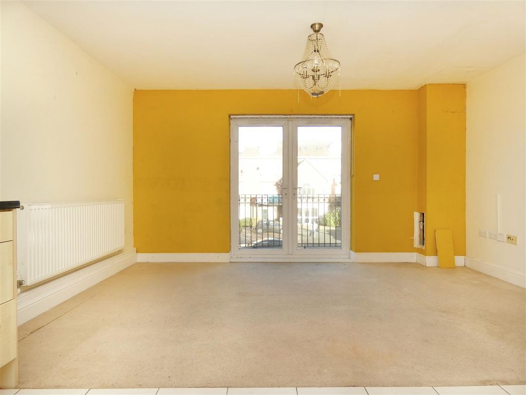 Property photo 3 of 9 Open Plan Lounge/Kitchen