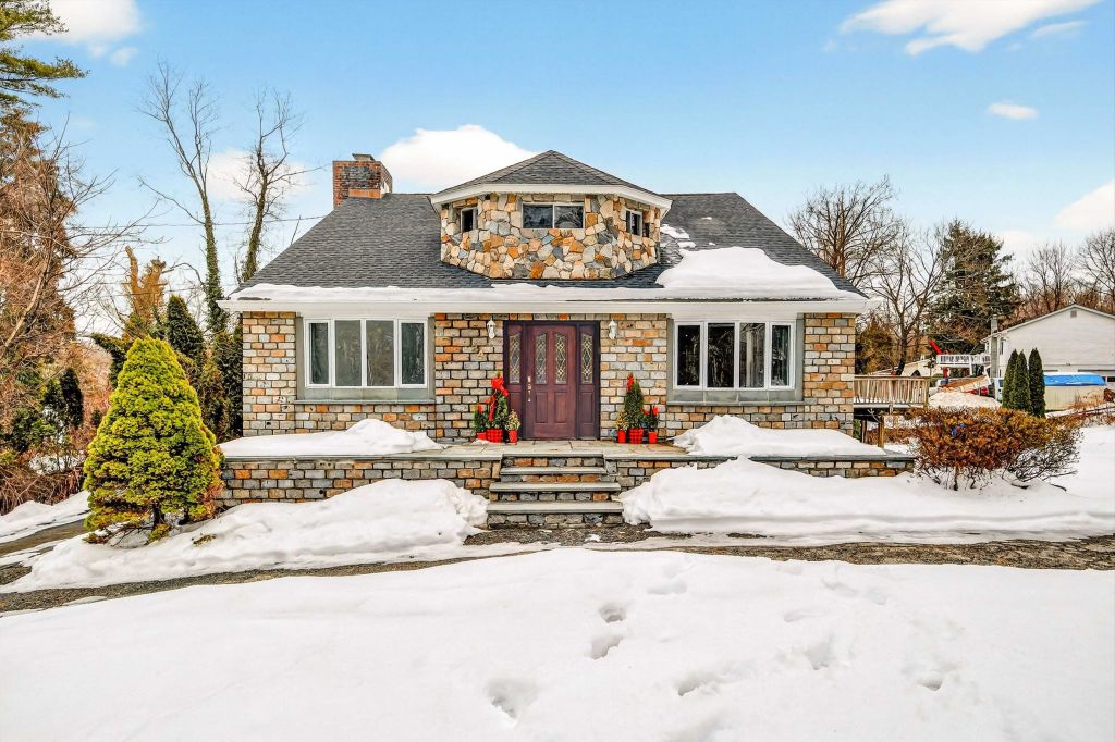 Property photo 1 of 31