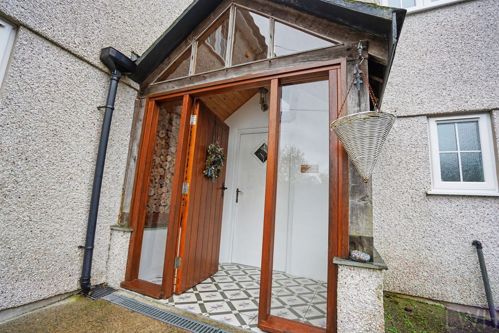 Property photo 3 of 24 Entrance Porch