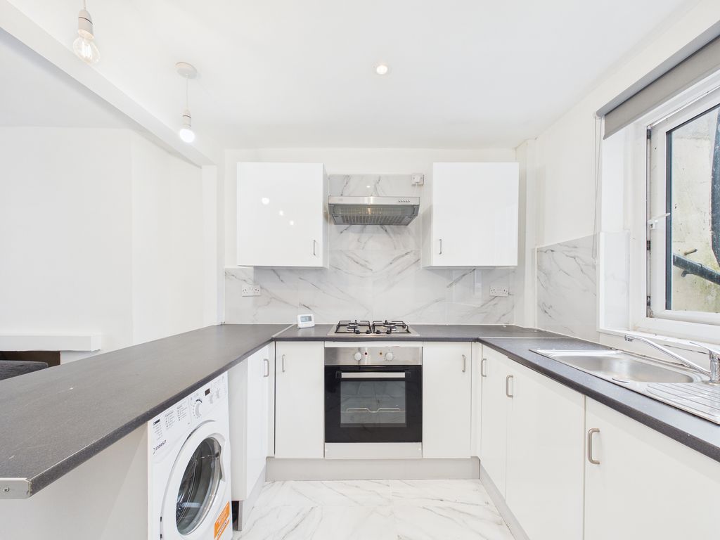 Property photo 2 of 9 Cam04693G0-Pr0108-Still006