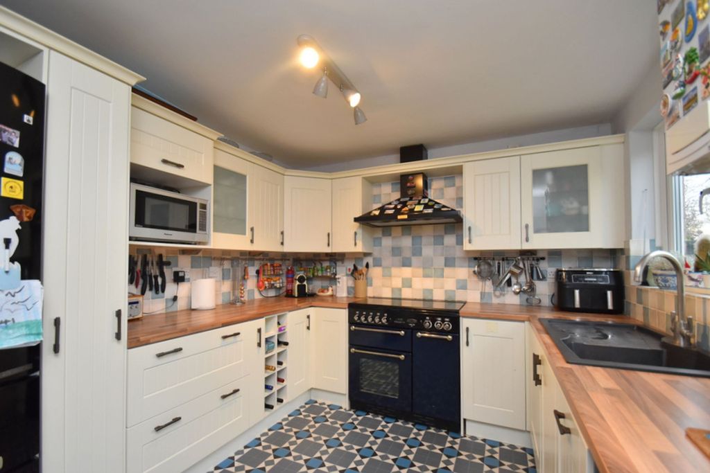 Property photo 2 of 29