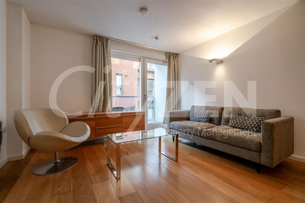 Property photo 1 of 21 Reception