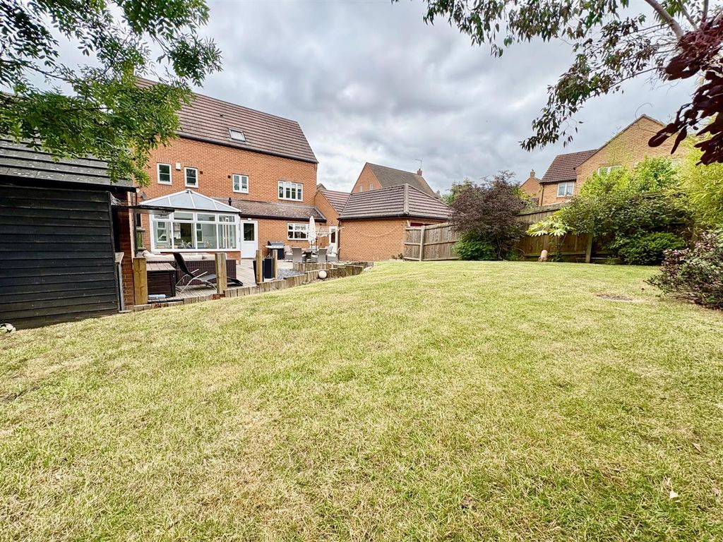 Property photo 2 of 21
