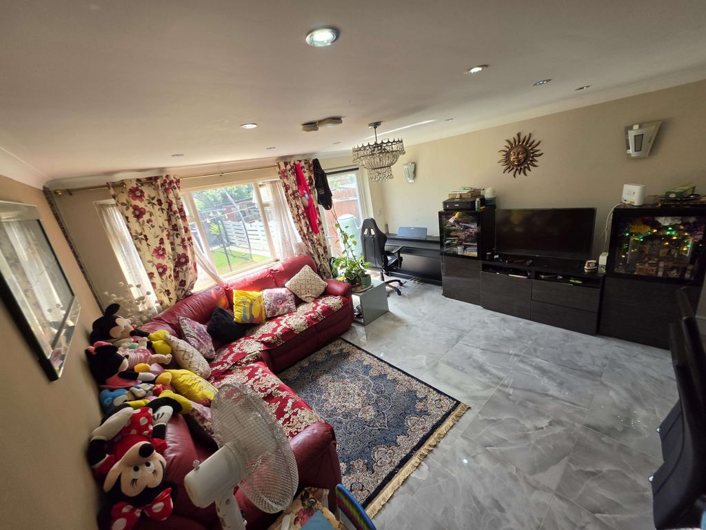 Property photo 3 of 10 Gallery