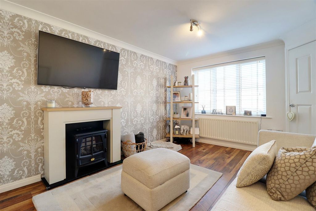 Property photo 2 of 17 Img_1745-Img_1747.Jpg