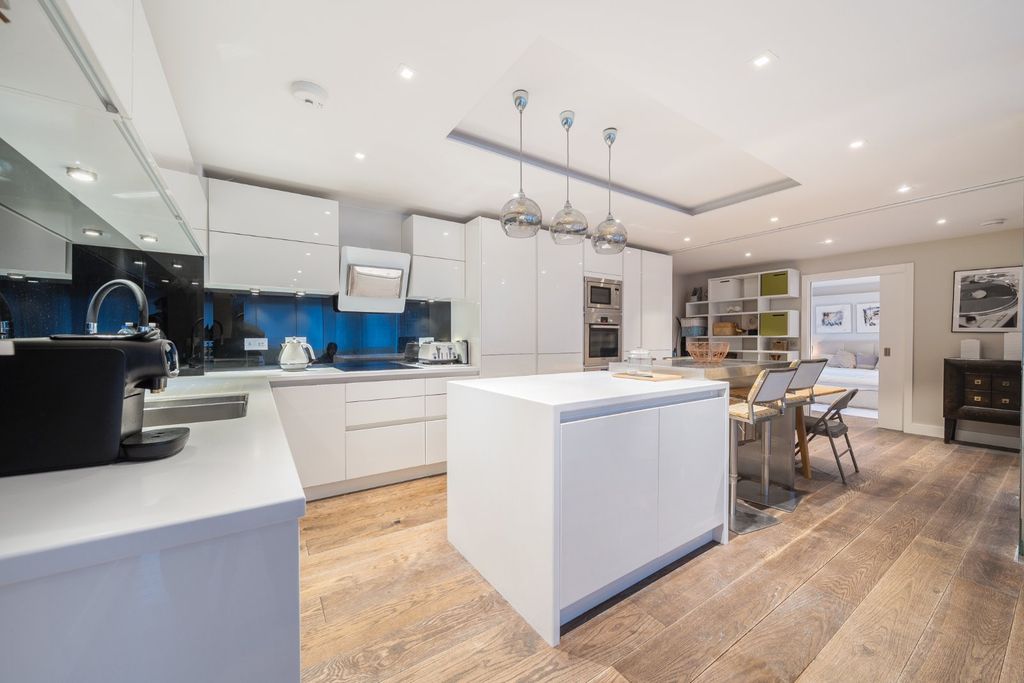 Property photo 1 of 21 Picture No. 17