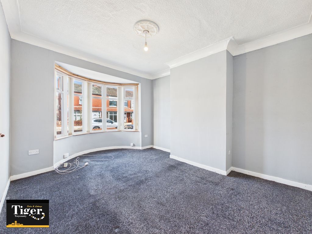 Property photo 3 of 14 Cam03440G0-Pr0587-Still004