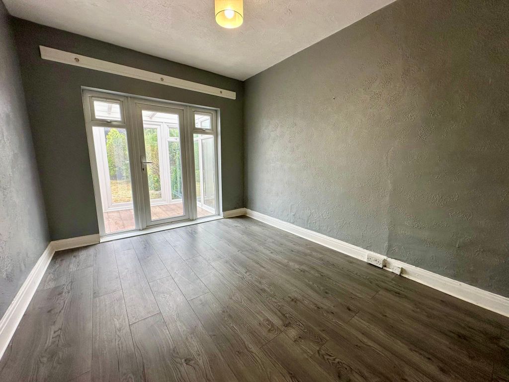 Property photo 3 of 10 Bedroom