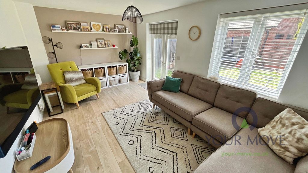 Property photo 1 of 19 Living Room