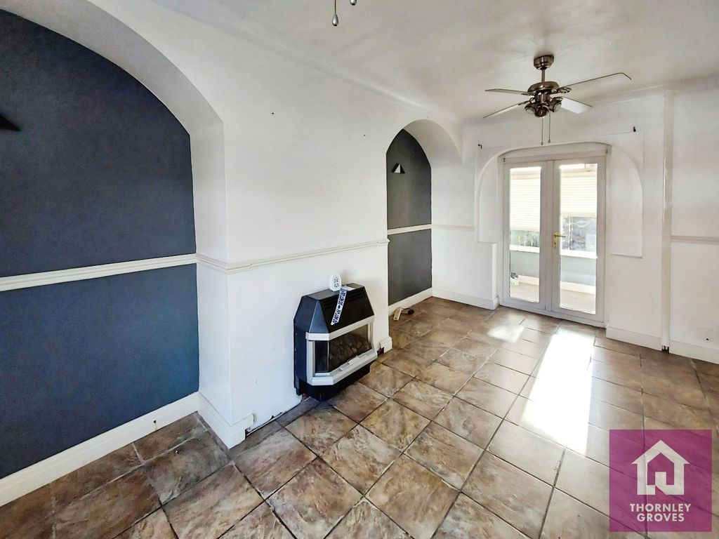 Property photo 2 of 12 Picture No. 11