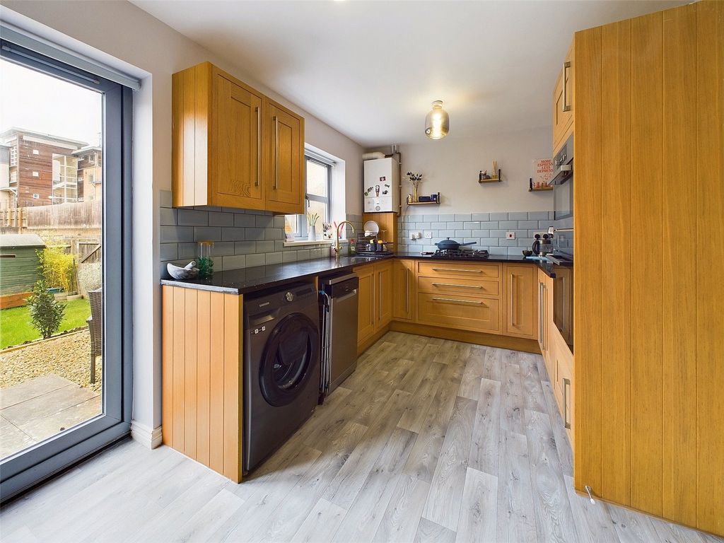 Property photo 2 of 16 Picture No. 03
