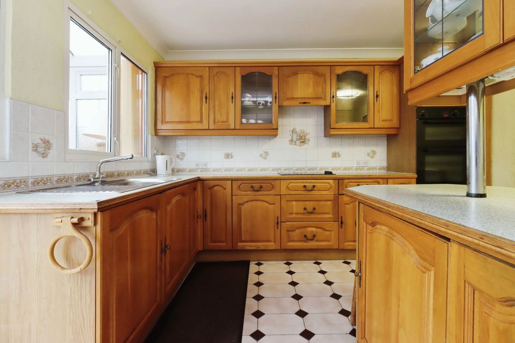 Property photo 3 of 20 Img_0047