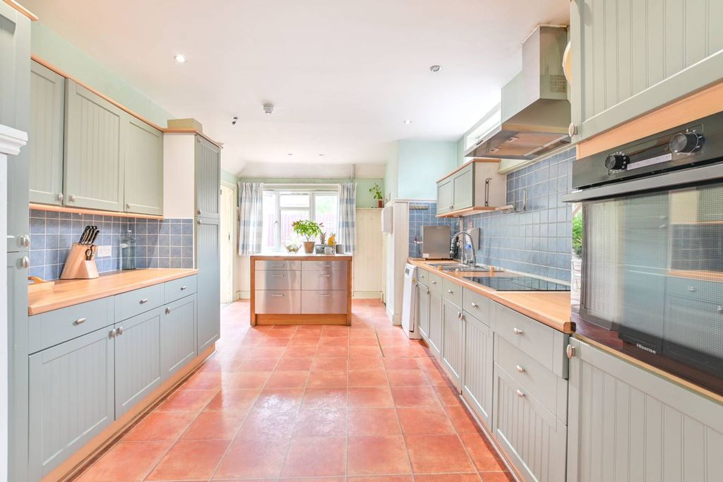 Property photo 3 of 22