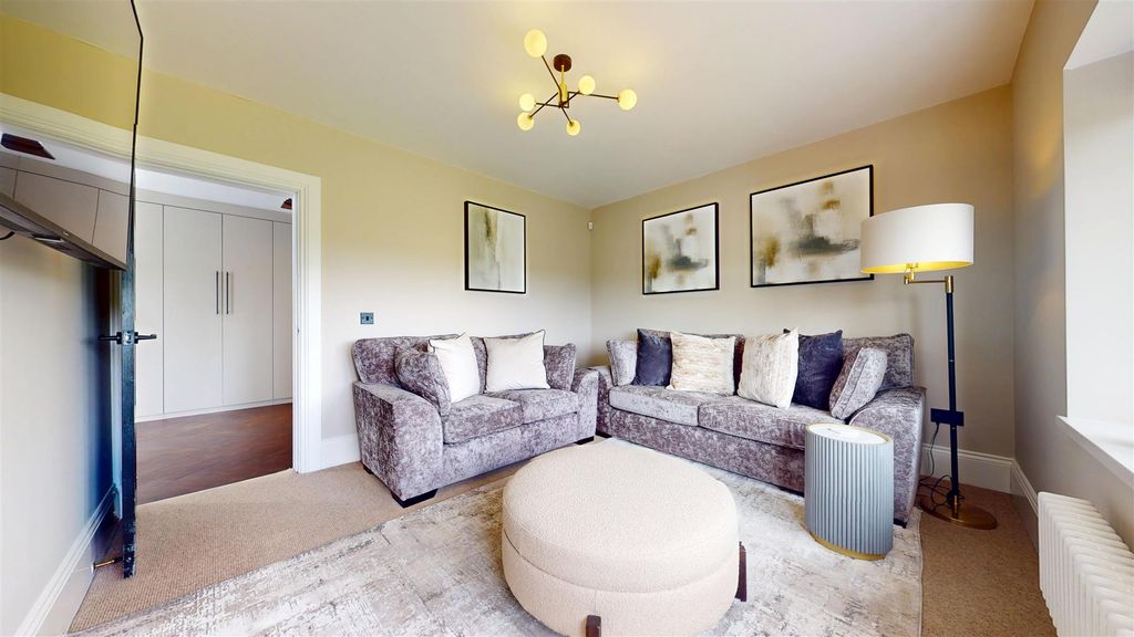 Property photo 3 of 60 Clay Lane Living Room