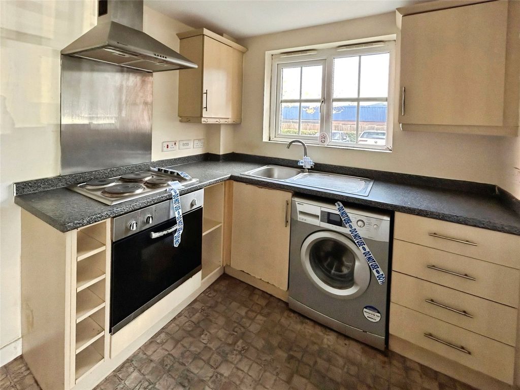 Property photo 2 of 8 Kitchen