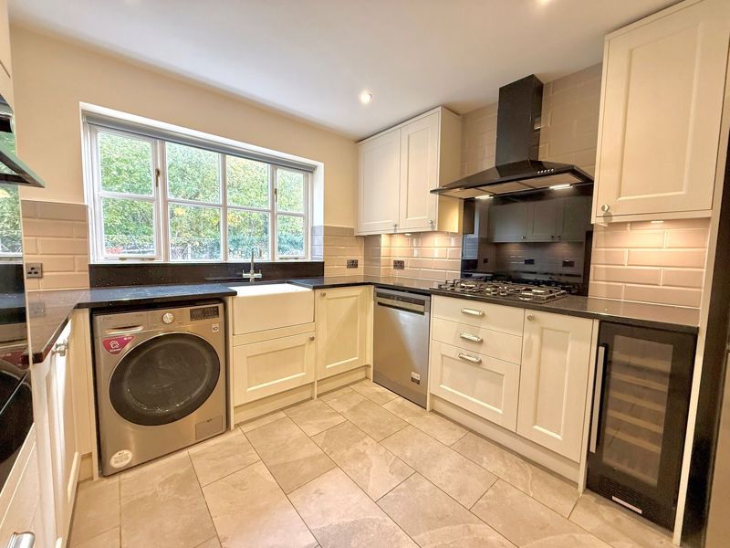 Property photo 3 of 21 Kitchen