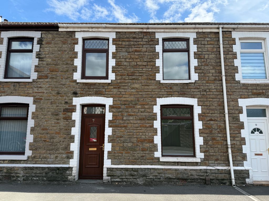 Property photo 1 of 8