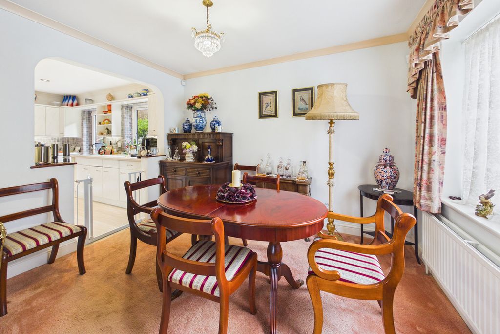 Property photo 3 of 23