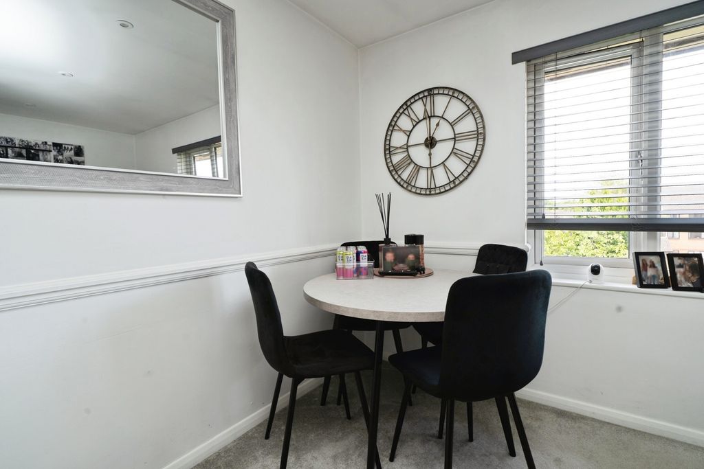Property photo 3 of 10 Pbox-Img.Jpg