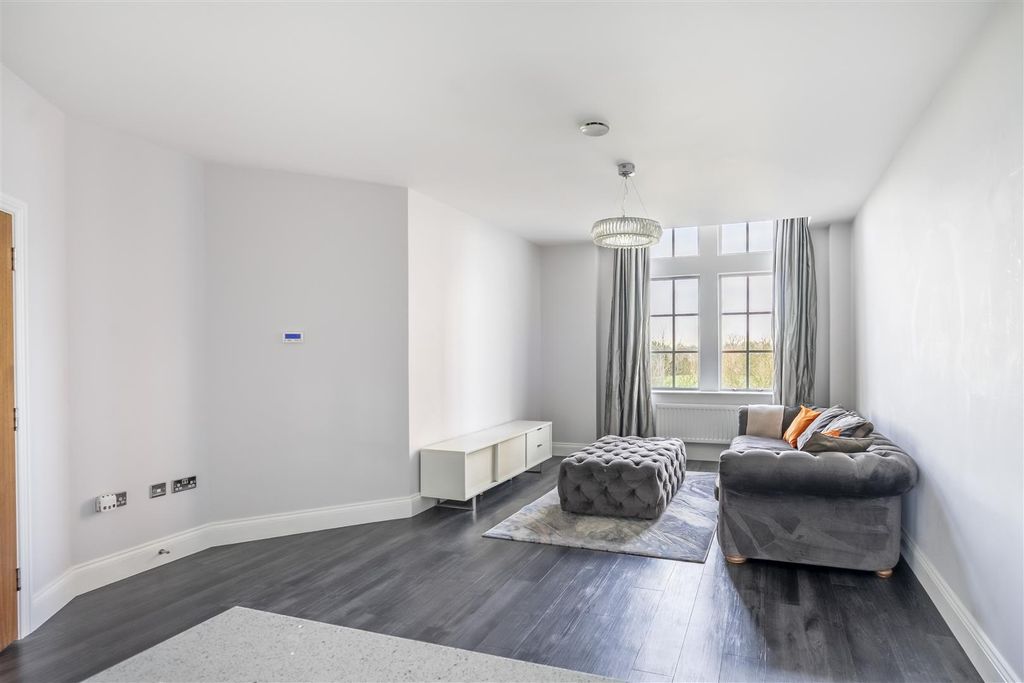 Property photo 2 of 10 329Tr-1.Jpg