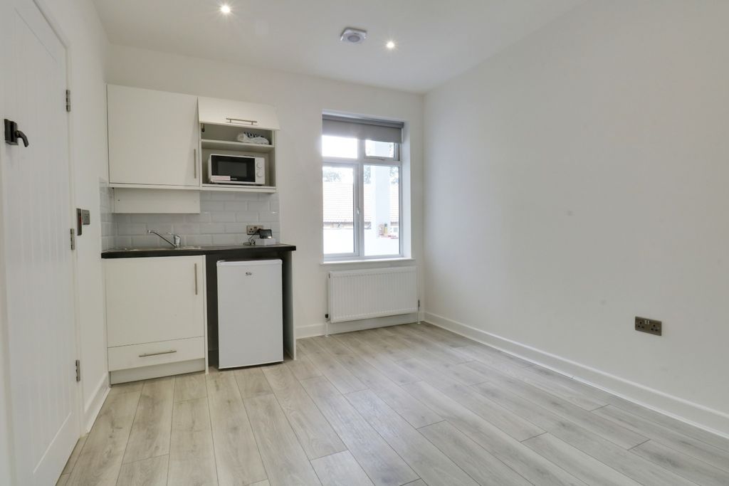 Property photo 1 of 7 4464610