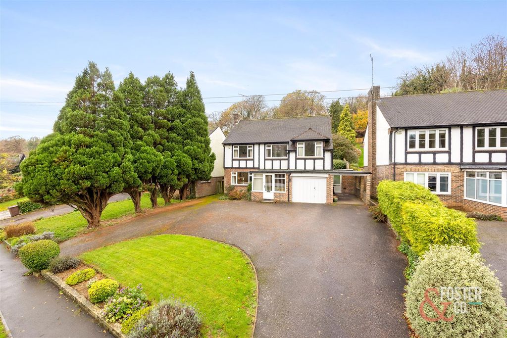 Property photo 1 of 29 Woodland Drive, 100-028.Jpg