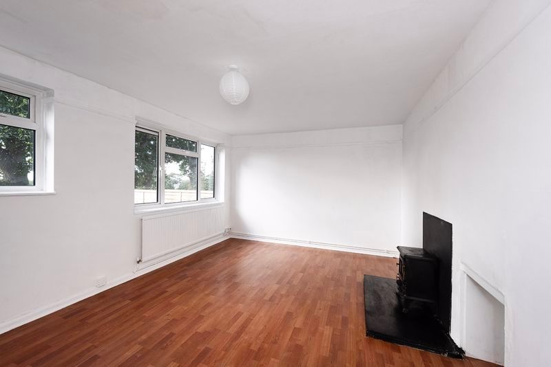 Property photo 2 of 10 Living Room