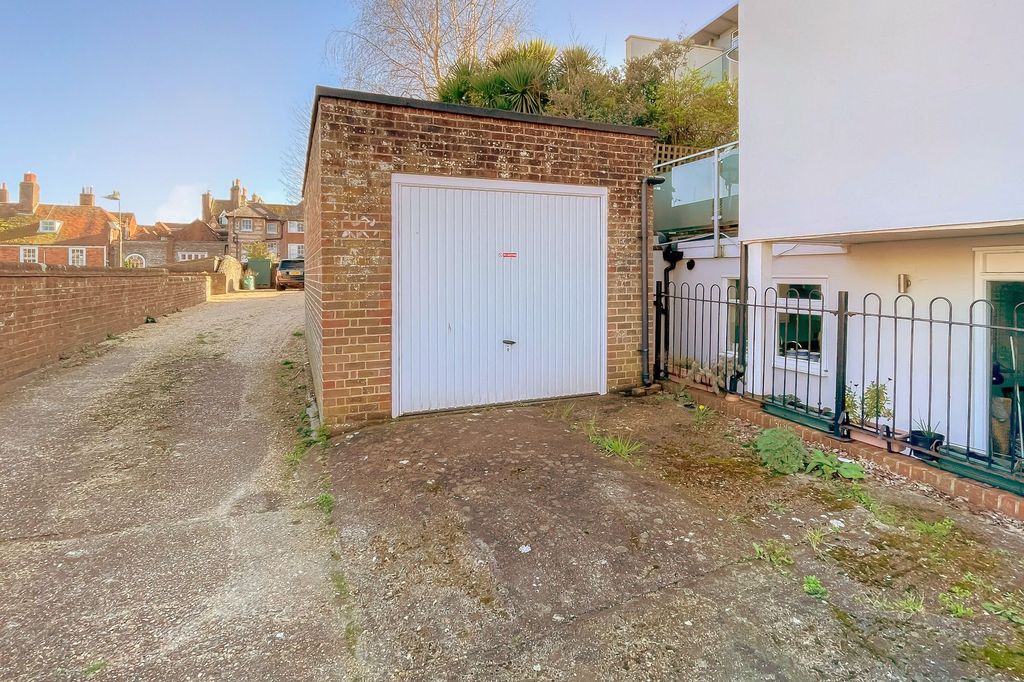 Property photo 2 of 4