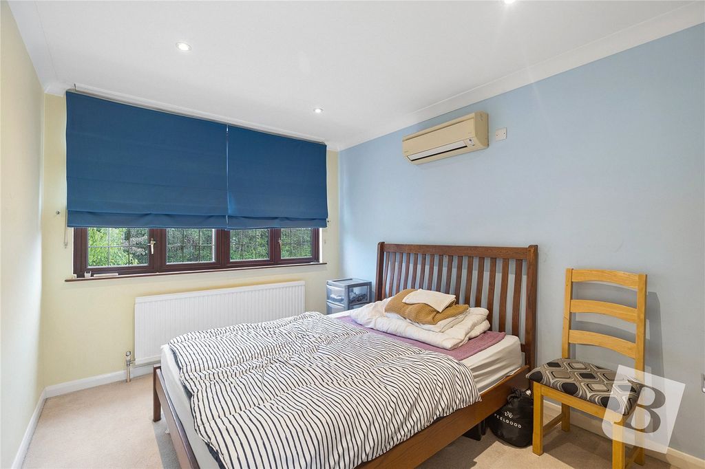 Property photo 3 of 17 Bedroom Two