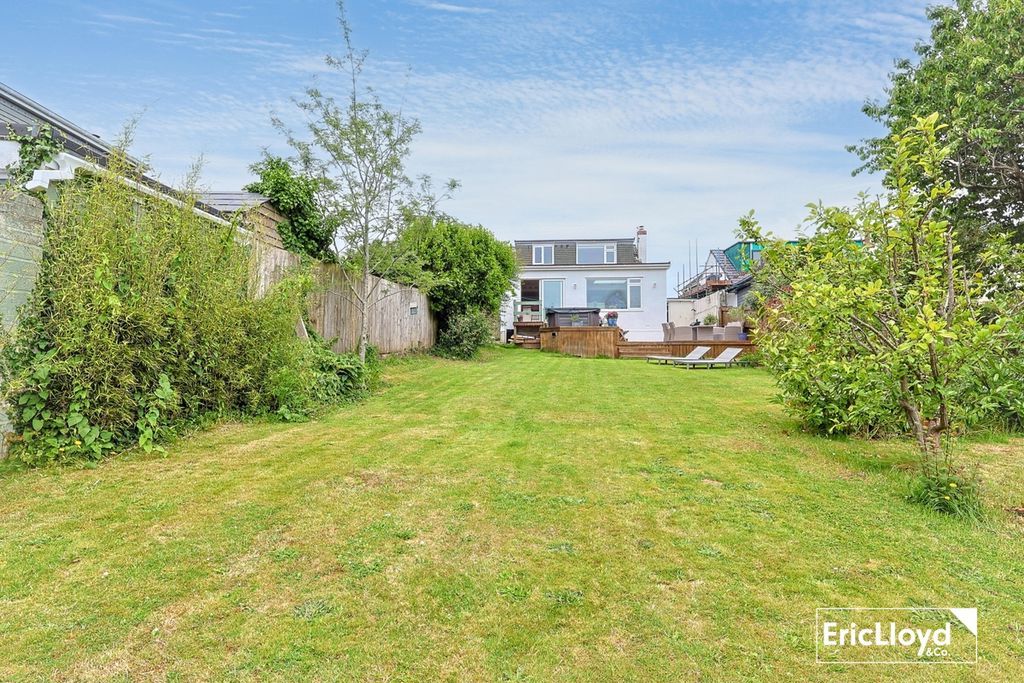 Property photo 2 of 26 Photo 23