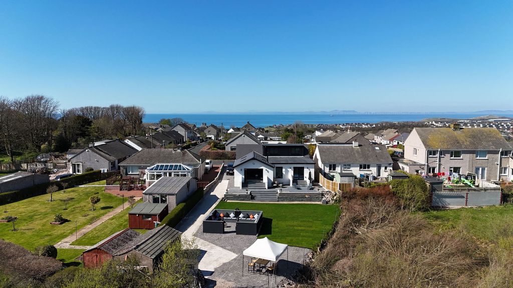 Property photo 2 of 26