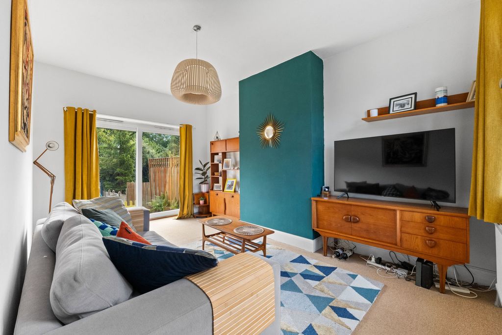 Property photo 2 of 18