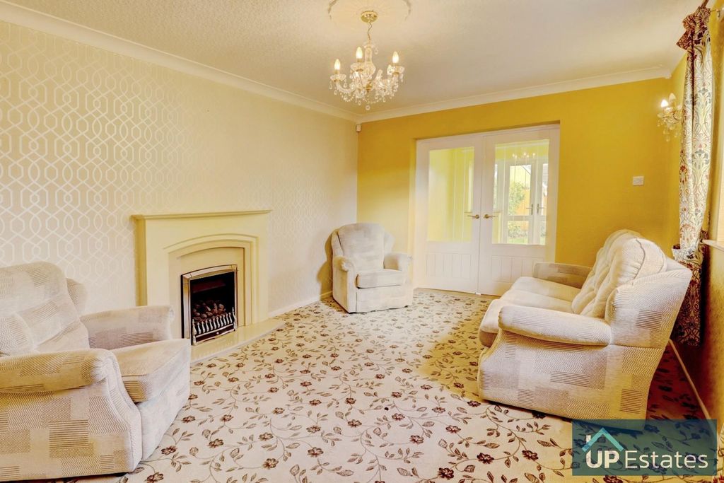 Property photo 3 of 16 Living Room