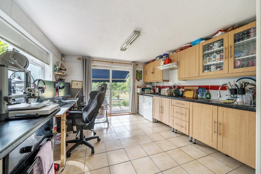 Property photo 2 of 18 Kitchen