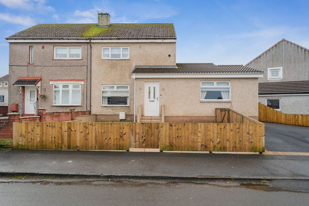 Property photo 2 of 31