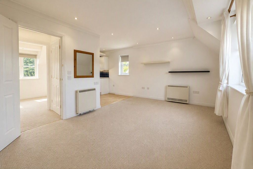 Property photo 2 of 16 Picture No. 23
