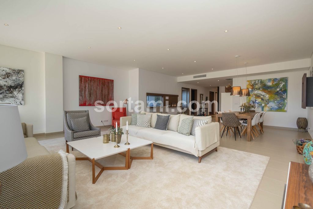 Property photo 2 of 34