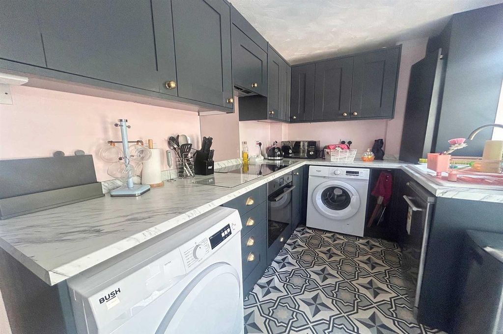 Property photo 2 of 11 Kitchen2.Jpg