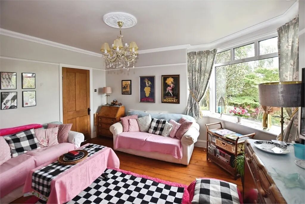 Property photo 3 of 14 Picture 3