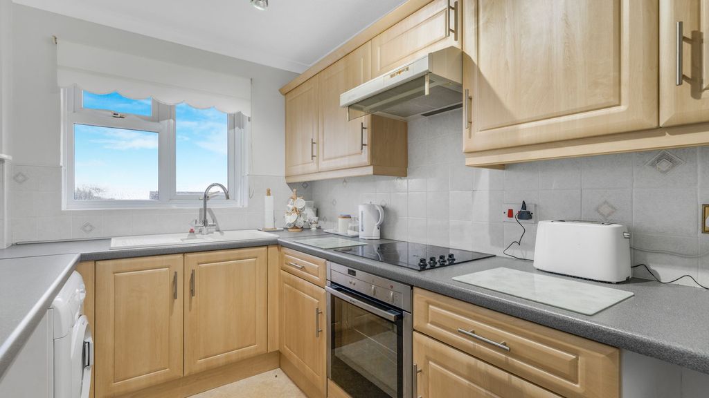 Property photo 3 of 6