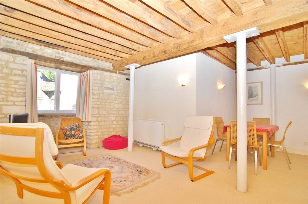 Property photo 2 of 15 Picture No. 05