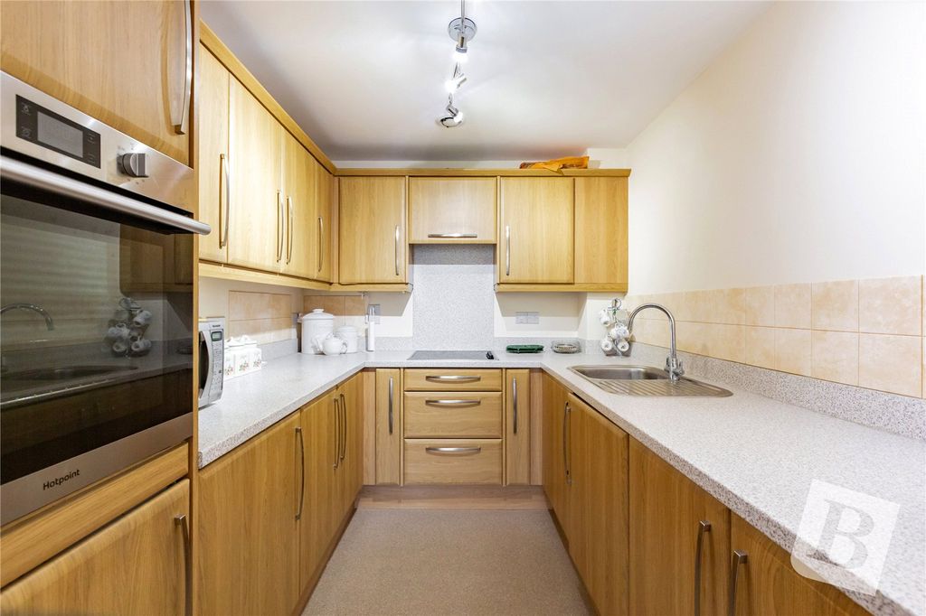 Property photo 3 of 16 Kitchen